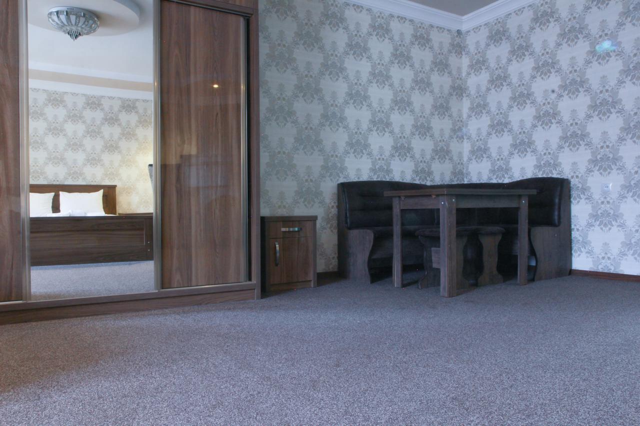 New Palace Shardeni ティビリシ エクステリア 写真